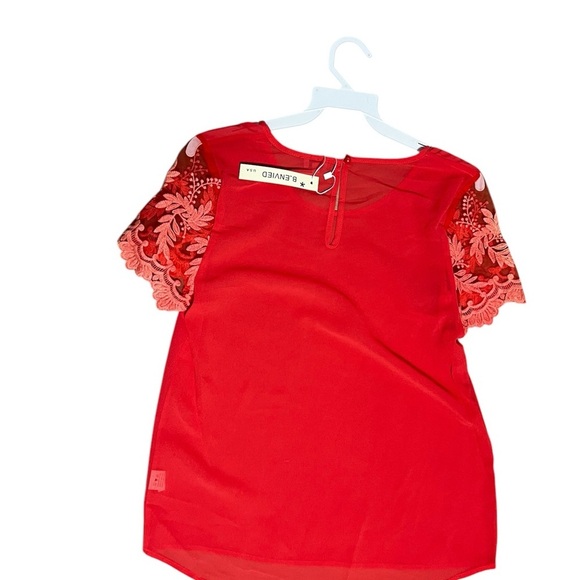 Red Lace Sleeve Women's Top - Picture 3 of 3